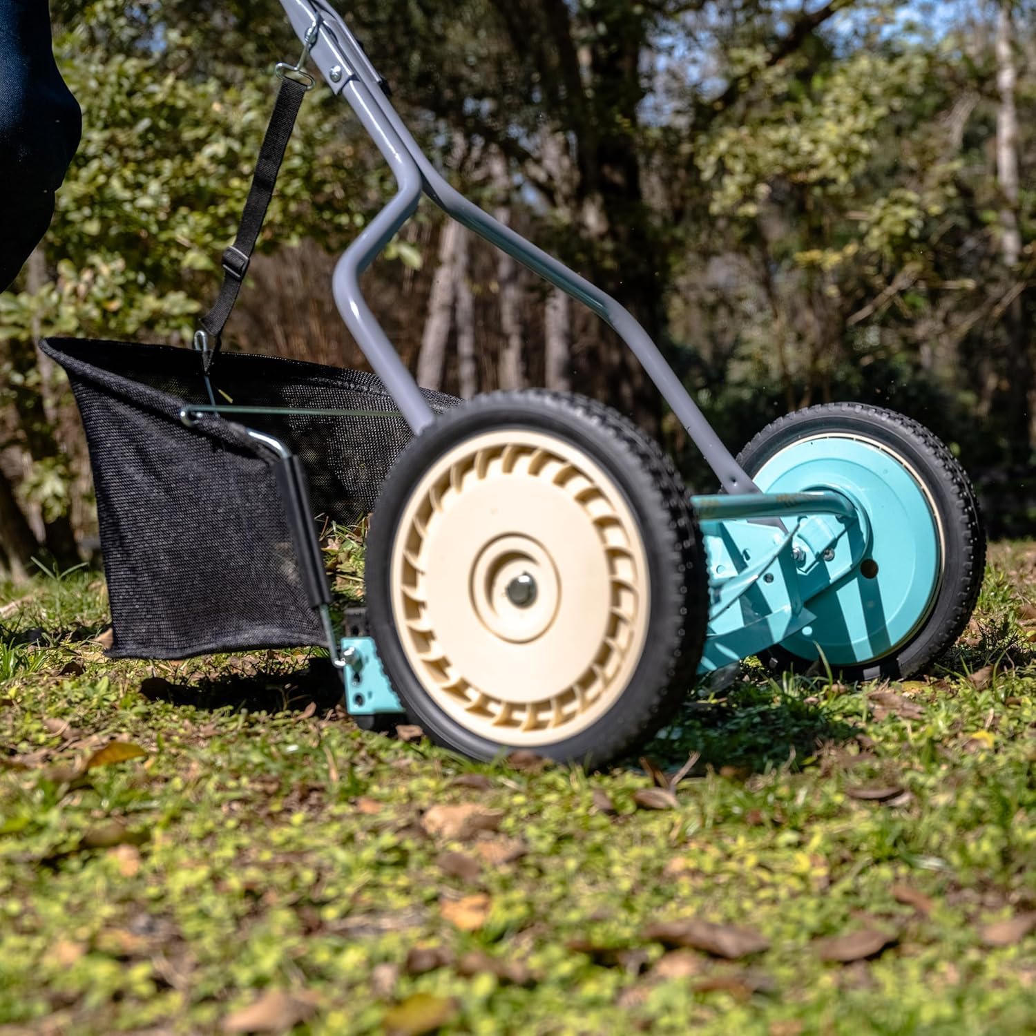 Mower Company 1725-16GC 16-inch 7-blade reel mower with grass debris collection device, designed specifically for lawns, green model